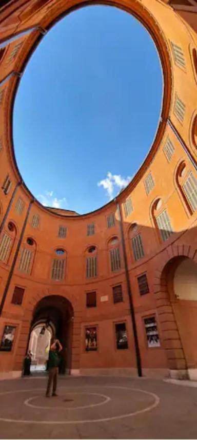 Live The History- A Due Passi Dal Castello Apartment Ferrara Exterior photo